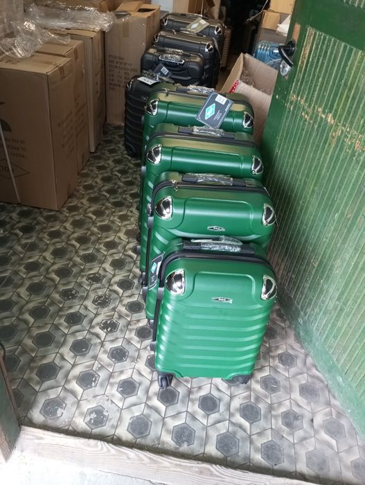 Walizka mała kabinowa L podróżna na 4 kołach z Abs++