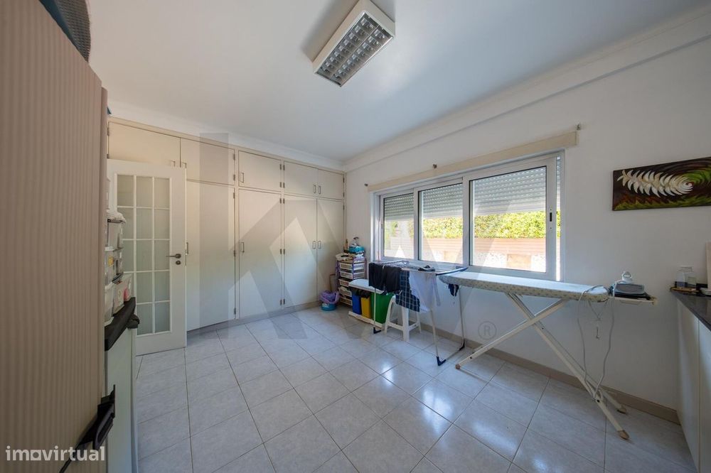 Moradia com piscina de água salgada na Quinta da Moura - Oeiras