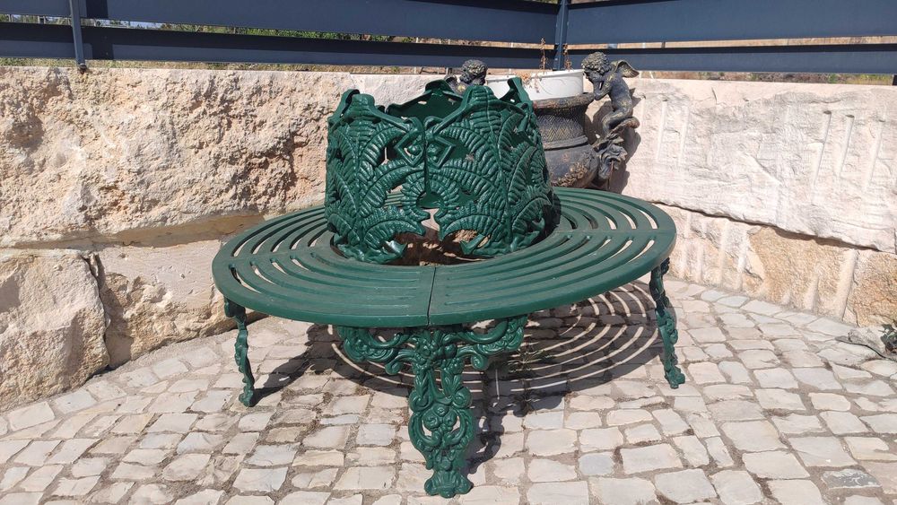 Banco de jardim em ferro forjado