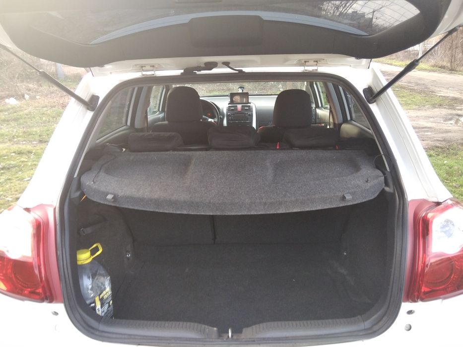 Продам Toyota auris 2011