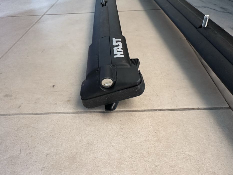 Barras de tejadilho para veículos com barras longitudinais
