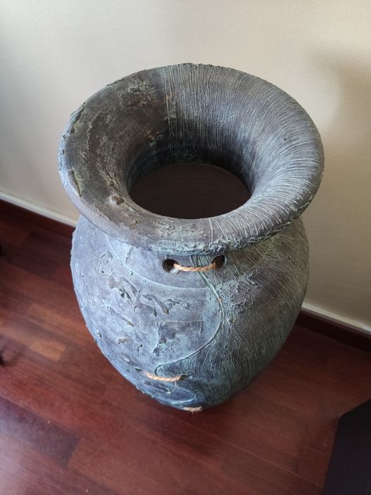 Vase64750885726850121