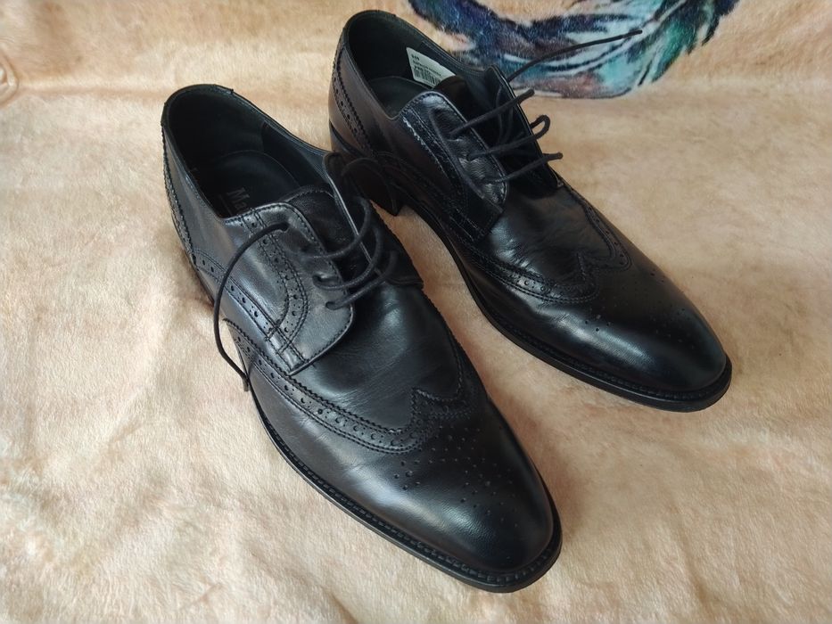 Sapatos clássicos 40 pretos social casa quarto apartamento vivenda escritório gabinete carro cozinha.