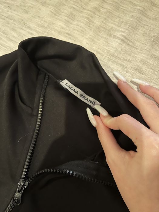 Спортивний топ на дівчину-підлітка. Розмір S.