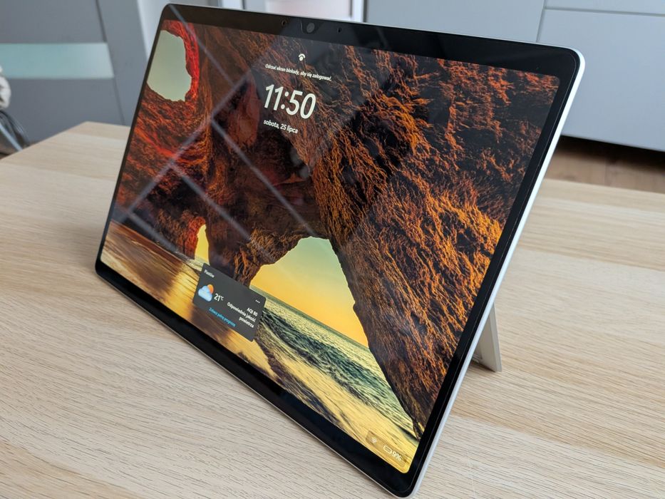 Surface Pro 11 Snapdragon X Plus 1tB laptop tablet