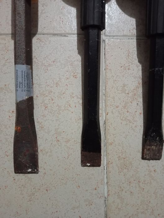 Três Cinzéis de Pedra