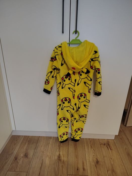 Kombinezon piżama strój Picachu