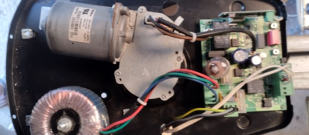 Automatismos de portão basculante