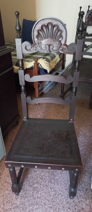 Mesa de Sala com 8 Cadeiras Vintage