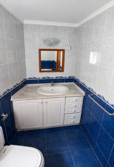 Apartamento T2 R/C com Garagem e Cozinha Totalmente Equipada – Fonte Grada, Torres Vedras