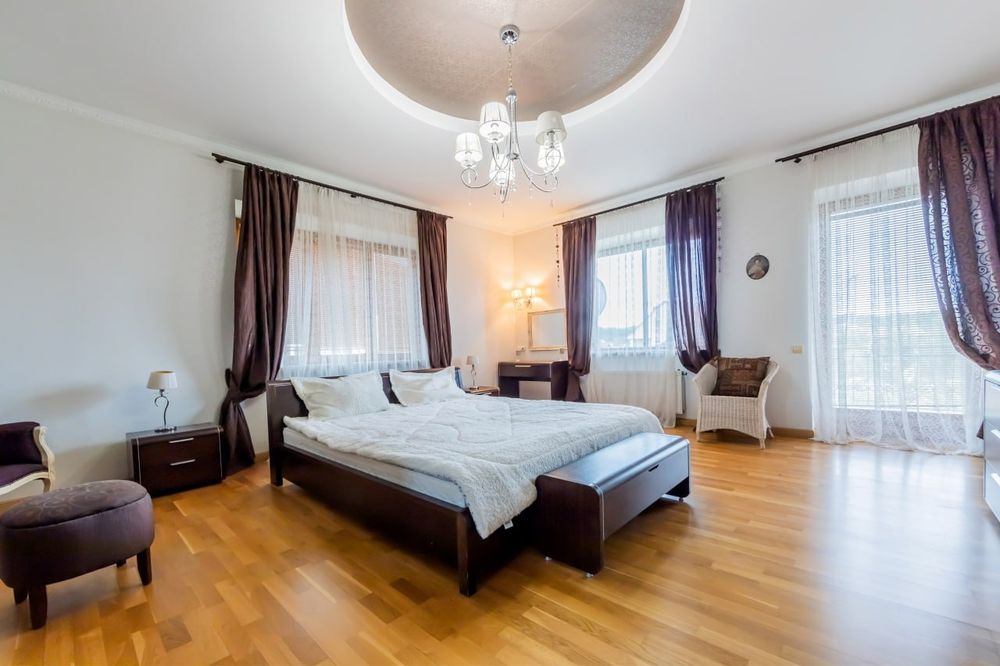 Мала Олександрівка, КМ Зелений Гай, 3пов.котедж 350м.кв.з 2 басейнами