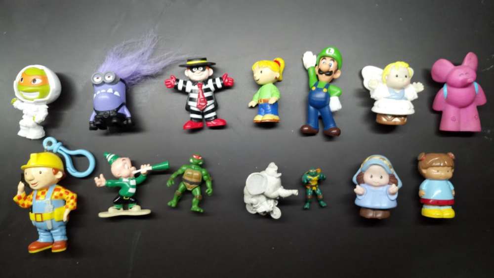 Bonecos diversos mínimos Macdonalds dora buzz little People etc