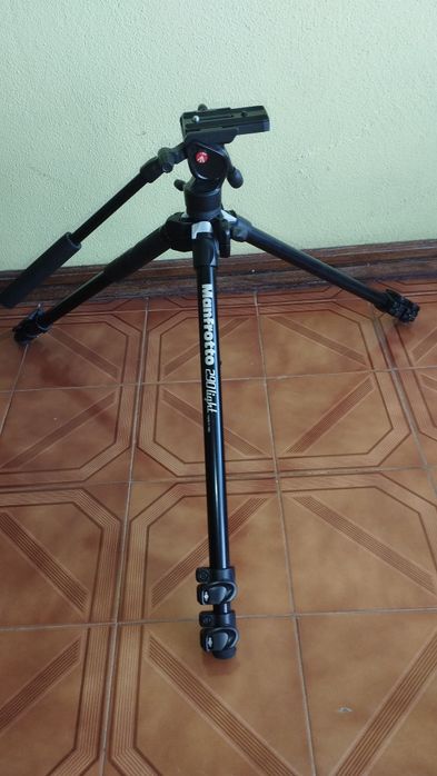 Tripé  Manfrotto