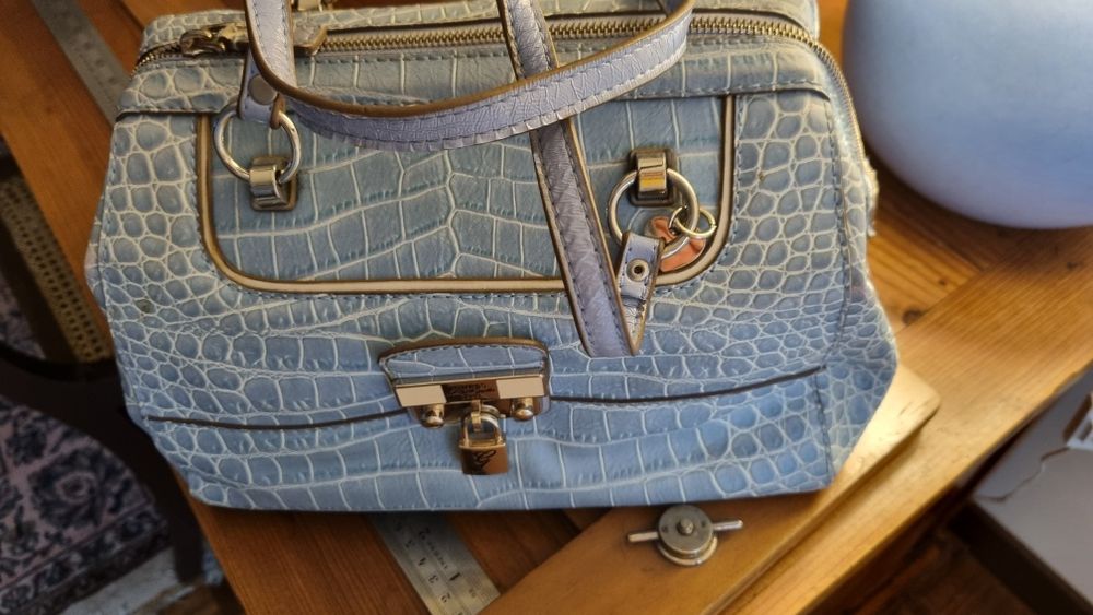 Mala guess azul clara