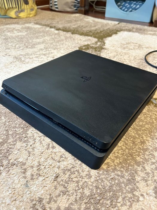 Ps4 slim 1TB como nova + comando original