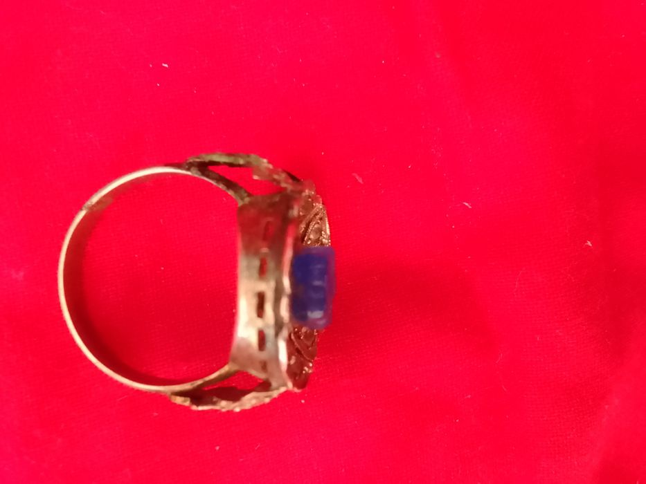 Anel muito lindo só 1€ bom estado