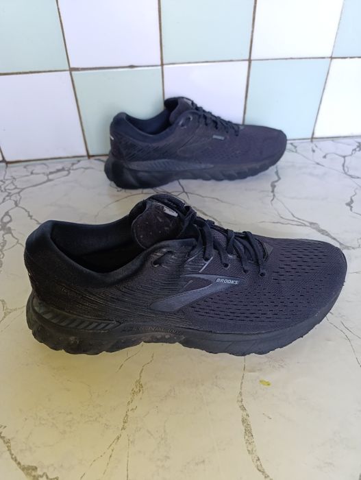 Brooks Adrenaline p.44,5 чорні кросівки Брукс