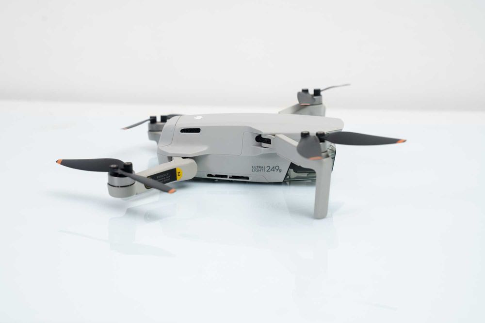 Drone DJI Mini 2446865256586291202