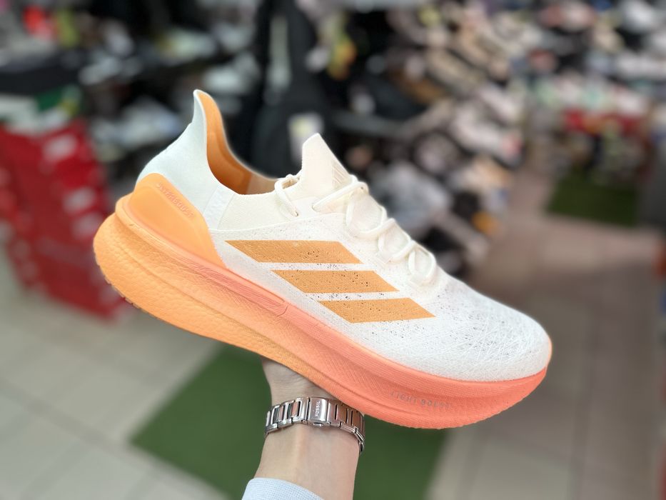 Кросівки для бігу Adidas Ultra boost 5 Strung ( РОЗМІР 44 1/3 )