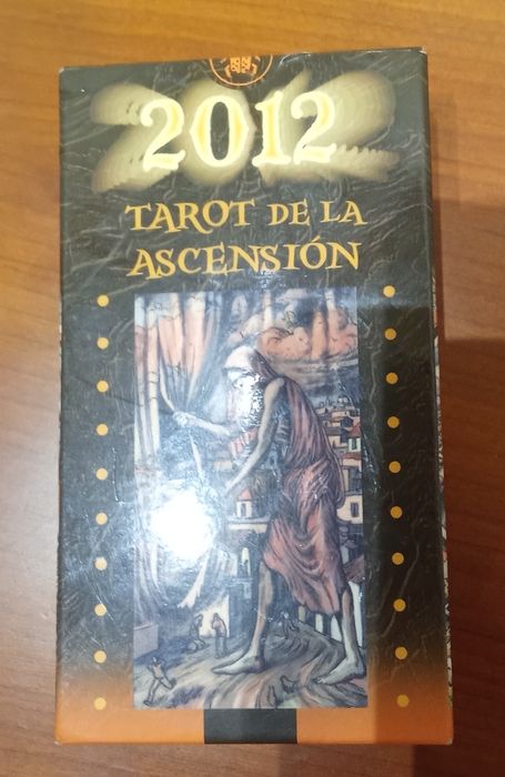 Vendo conjunto esotérico composto por um baralho de tarot raro e uma bolsa de transporte premium, ambos em excelente estado