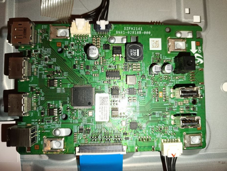 Продам монітор Samsung F24T450FQI битий