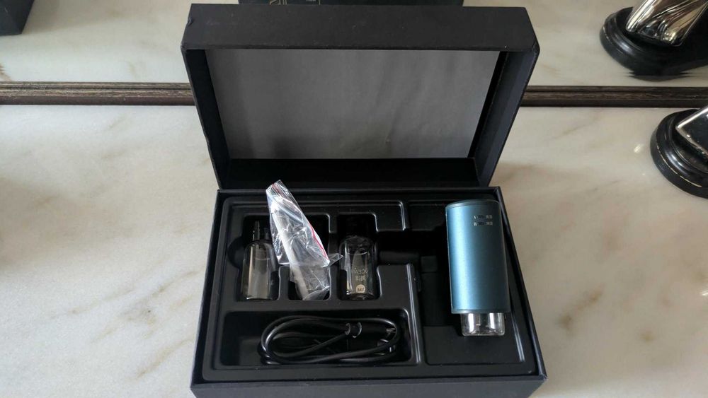 Ambientador Eletrónico para Carro (Com Caixa + Palito Reserva)