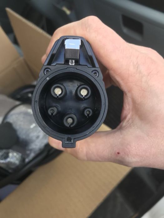 Przenośna ładowarka typ1 do aut elektrycznych z Usa  230V 16A nowa hit