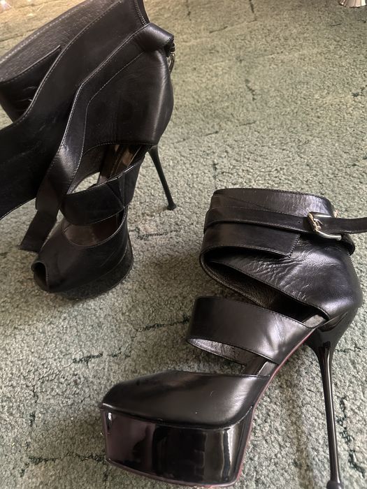 Босоножки женские