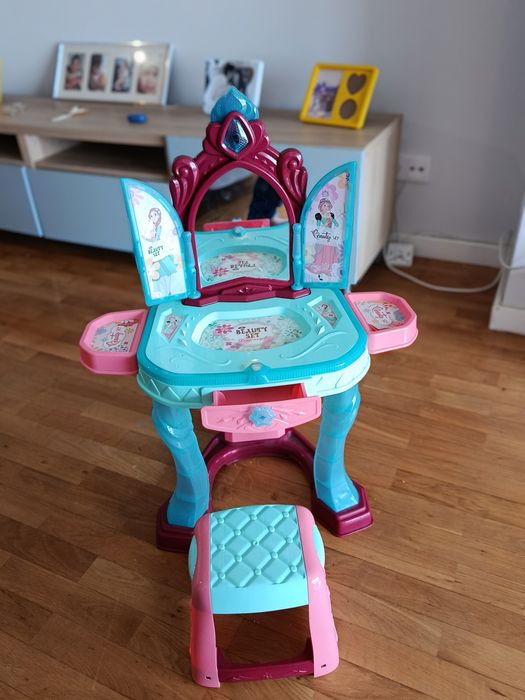 Penteadeira Infantil com luzes e musicas