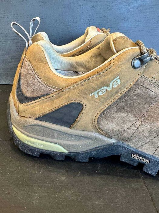 Замшеві черевики TEVA USA (40,5)