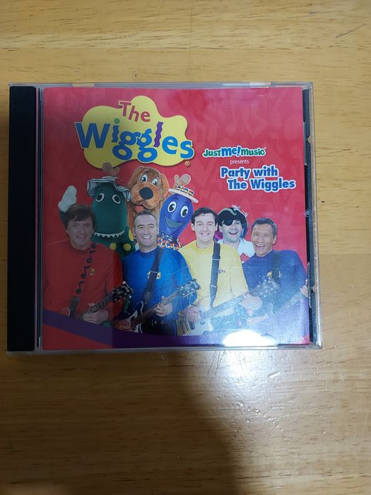 Selling various CDs437237820687667203