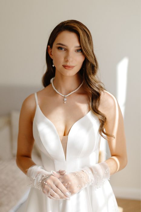 Весільна сукня у розмірі М