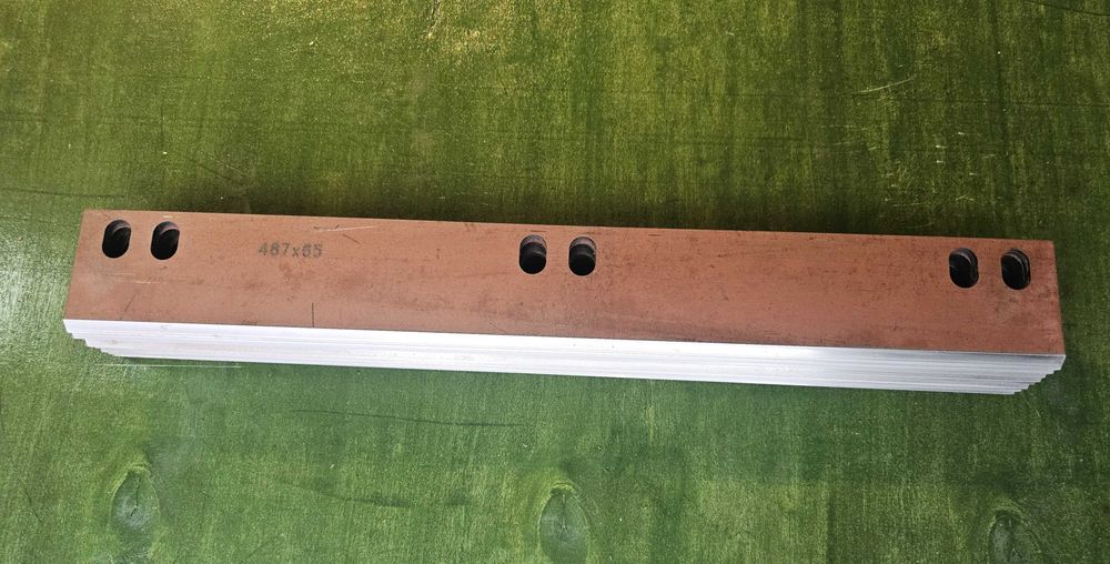 Nóż przystawki New Holland 233x60x6 otwór 30mm cały z Hardox500