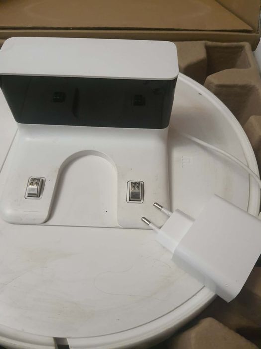 Mi Robot Vacuum-Mop Essential