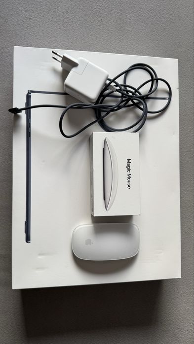 Macbook air 15 2025  M4 16gb 512gb + MagicMouse Impecavel