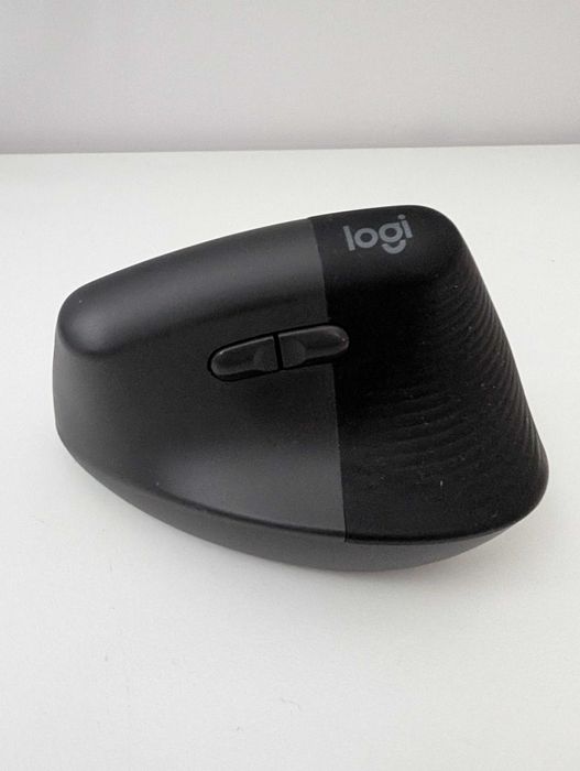 Logitech Lift Vertical Ergonomic Wireless/Bluetooth Graphite