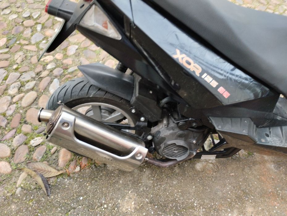 Vendo moto genéric cor 125 cc