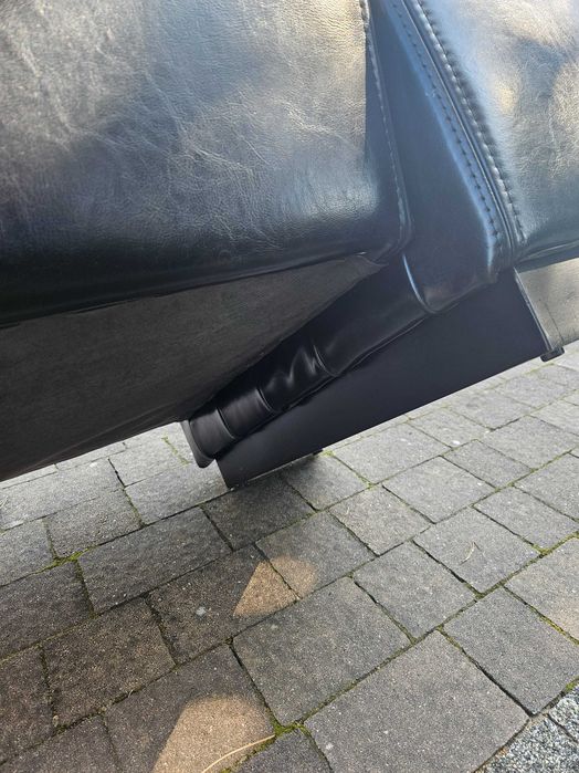 Nowoczesny fotel skórzany w bardzo dobrym stanie.