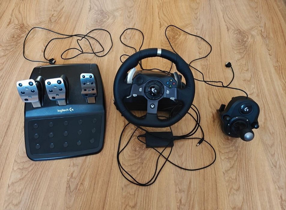 Logitech G920 + pedały + shifter