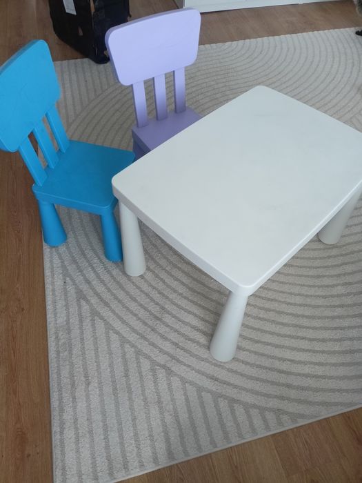 Stolik i 2 krzesełka z IKEA
