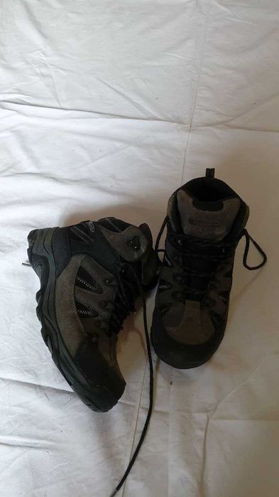 Ботинки mountain warehouse 39р. 25.5 см.
