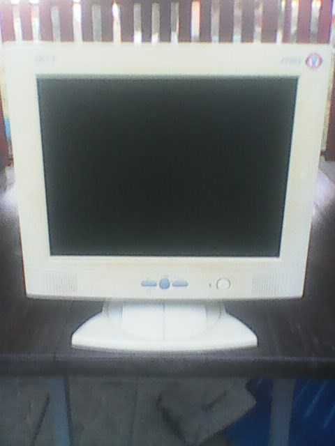 Продам монитор 15 дюймов экран.
