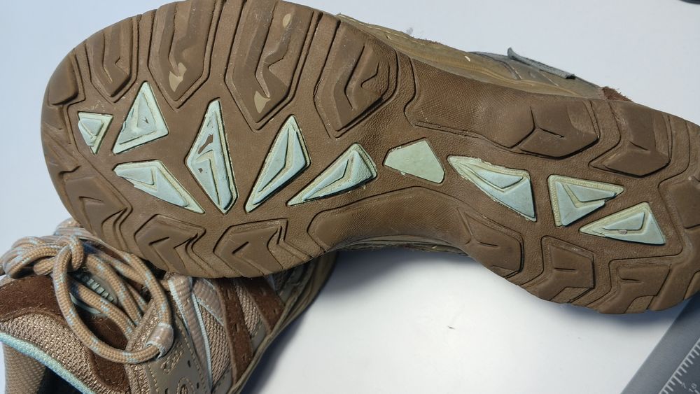 Кросівки EVEREST