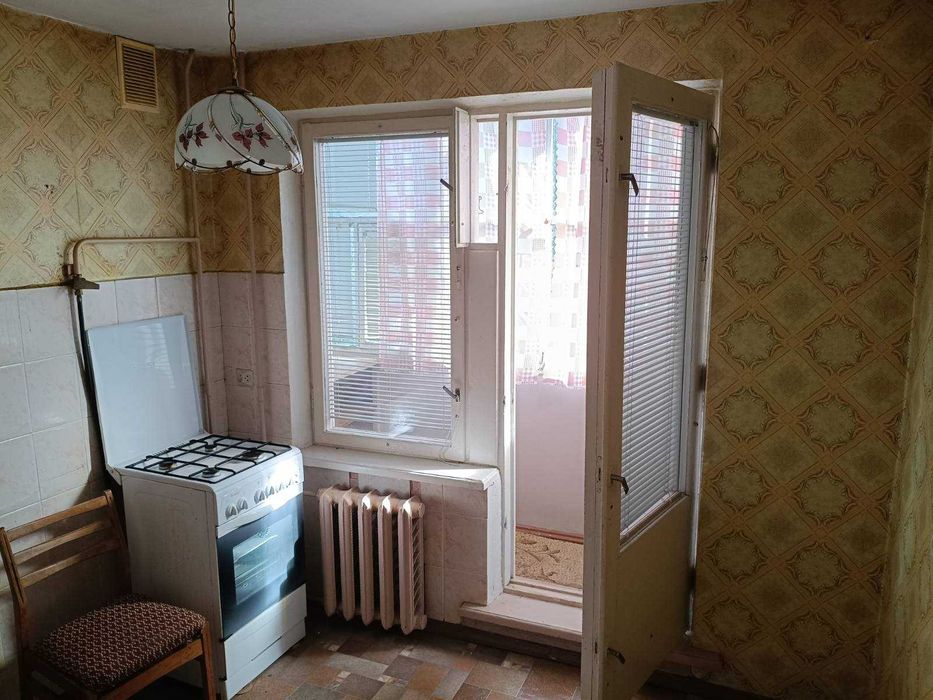 44589 Продаж 1 , простий стаан , середній поверх