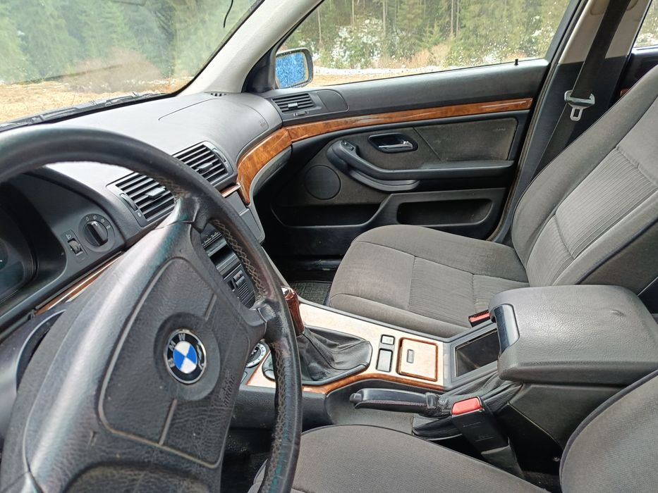 Продаю BMW e39 2.5 бензин