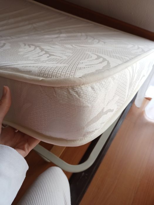 Cama solteiro com colchão