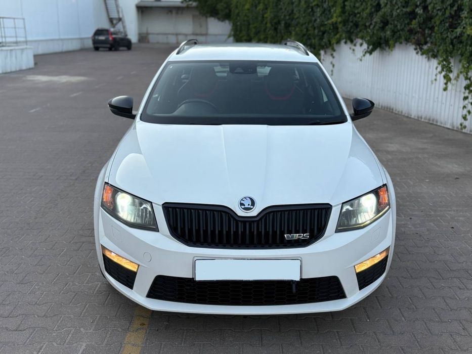 Розборка Skoda Octavia A7 VRS Бампер Фара Капот Крило Дверка Потолок