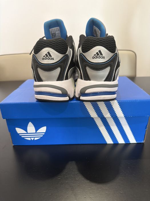 Sapatilha Adidas Response CL