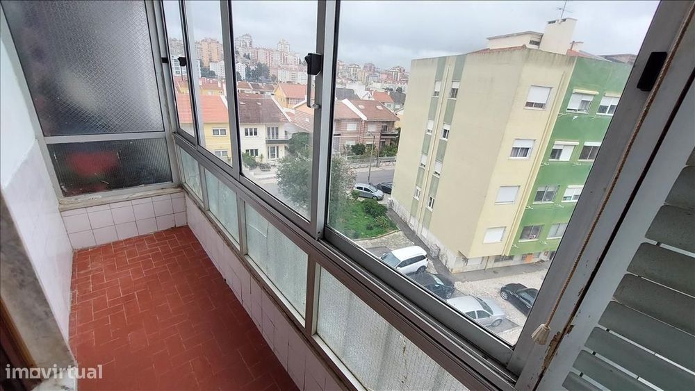 Apartamento T2 em Mem Martins