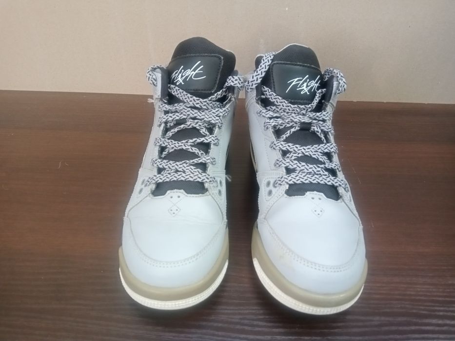Jordan Flight nr 38.5--24 cm